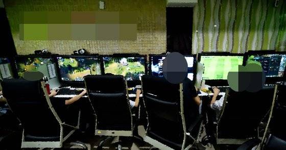 PC방 내부. 이 사진은 기사와 직접적인 관련이 없음을 알려드립니다. [중앙포토]