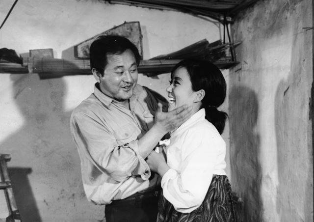 영화 '돌아온 팔도 사나이'(1969)에서 박노식이 의리의 사나이 용팔이를 연기하고 있다. 한국일보 자료사진