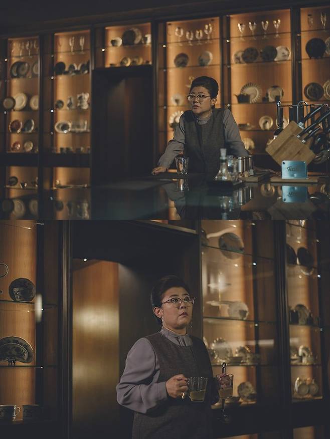 주인인 박사장에 따르면 문광은 '선을 넘지 않는' 영리한 사람이다. (사진=㈜바른손E&A 제공)