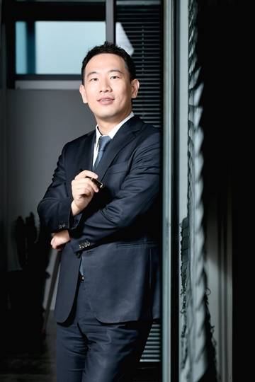 윤제선 대표변호사 약력: 1984년생. 고려대 법과대학 학사. 제49회 사법시험(사법연수원 40기). 고려대 법과대학원 수료(조세법). 법무법인 율촌 변호사. 법무법인 창천 대표변호사(현) /김기남 기자