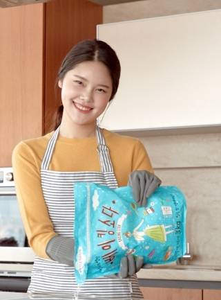 베이킹소다를 사용해 텀블러를 세척하면 좋다./사진제공=애경산업