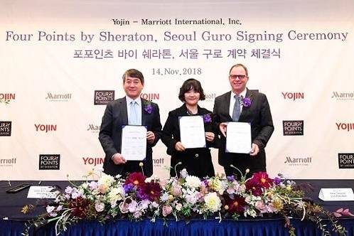 최은상 요진건설 대표, 최지원 와이씨앤티 대표, 피터 가스너 메리어트 인터내셔널 아시아태평양 개발 담당 부사장.(왼쪽부터) [사진=요진건설산업]