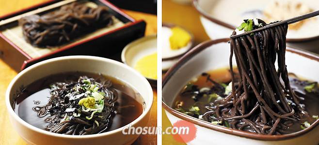 65년 된 중앙동의 ‘서울소바’의 메밀냉국수는 은은한 단맛을 자랑한다(왼쪽). 서신동 ‘전주소바’의 메밀냉국수(오른쪽)도 간결한 국물맛에 집중했다. /영상미디어 양수열 기자