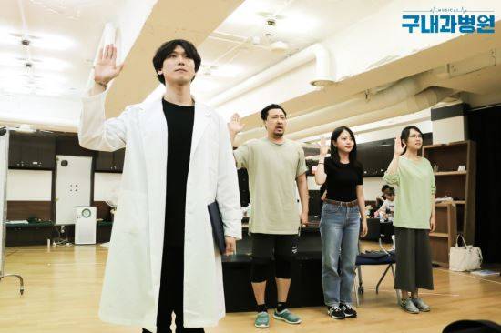 구내과연습사진_유제윤,원종환,이아진,김수연