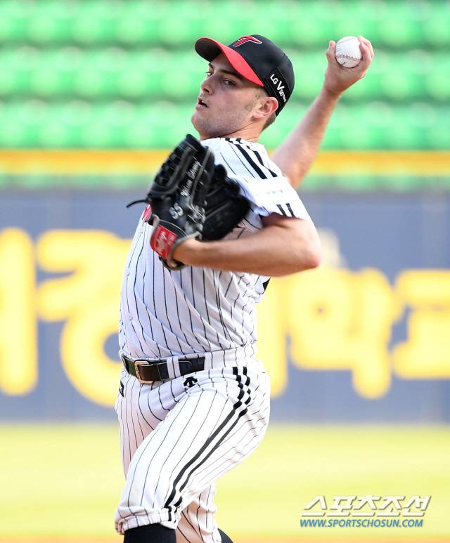 LG 트윈스 에이스 타일러 윌슨은 투심을 주무기로 삼는 대표적인 투수다. 윌슨은 올시즌 땅볼과 플라이볼 비율이 1.95로 이 부문 1위를 달리고 있다. 잠실=허상욱 기자 wook@sportschosun.com