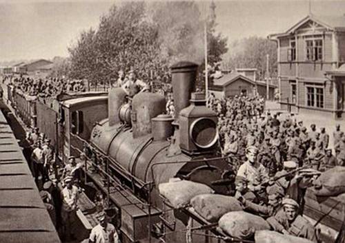 시베리아횡단열차를 타고 이동하는 체코군단. 독립군은 최운산 장군의 도움으로 이들의 무기를 사들여 무장할 수 있었다. [주한체코대사관 제공]