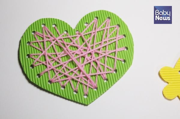 유아 바느질 놀이. ⓒ허진