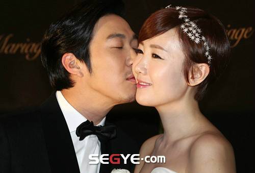 가수 별(본명 김고은·36·오른쪽), 하하(〃 하동훈·39) 부부. 한윤종 기자