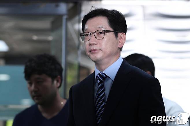 김경수 경남도지사가 지난 7월 서울 서초구 서울고등법원에서 열린 컴퓨터등장애업무방해 등 공판에 출석하고 있다./사진=뉴스1