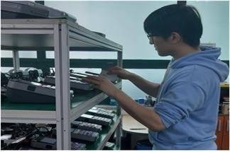 2014년 산업기능요원으로 ㈜송우전자에 입사해 복무만료 후에도 계속 근무 중인 심형섭 씨.