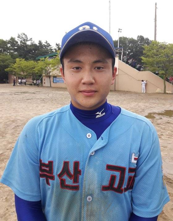 부산고 외야수 최원영. 김효경 기자