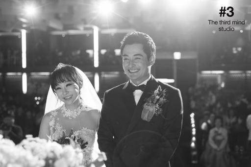 방송인 겸 기업인 이세창(오른쪽)과 아크로바틱 배우 정하나.&nbsp;해피메리드컴퍼니 제공