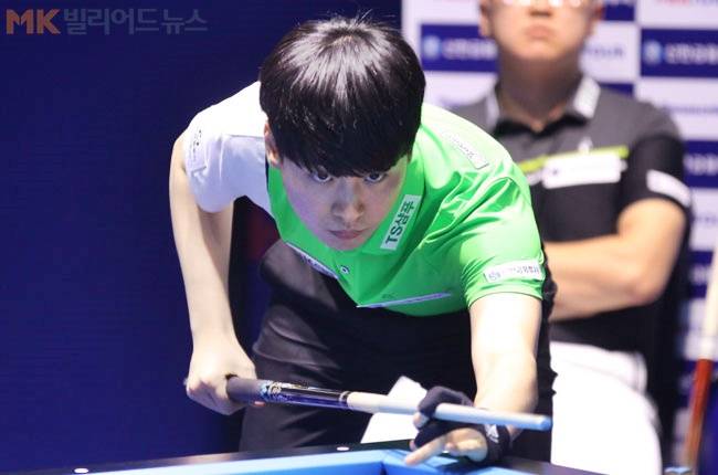 신정주는 절정의 샷 감각을 뽐내며 5세트만에 세트스코어 4:1로 승리를 거두고 챔피언에 등극했다.