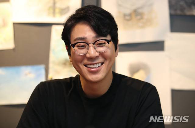 【서울=뉴시스】김진아 기자 = 나응식 수의사가 17일 오후 서울 강남구 한 카페에서 뉴시스와 인터뷰하고 있다.  지승호 인터뷰 전문 작가가 진행했다 2019.07.27. bluesoda@newsis.com