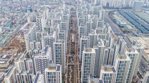 서울 송파구 재건축 최대 단지인 헬리오시티 보류지 5가구가 78억원에 낙찰됐다. 헬리오시티 전경.<HDC현대산업개발 제공>