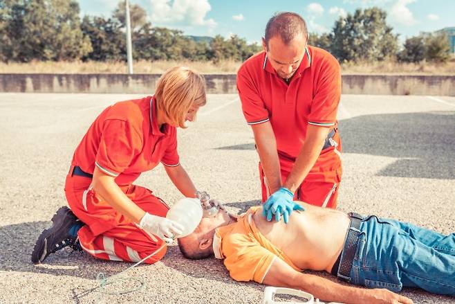 중앙대병원 연구팀은 심정지로 인한 급성 신장손상이 발생하더라도 환자를 치료해 회복시키면 생존율이 8배나 높아진다는 사실을 최초로 알아냈다. 게티이미지뱅크 제공