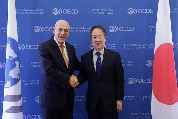 새 주한 일본대사로 내정된 도미타 고지(오른쪽) 주요 20개국(G20) 담당 대사. 일본 외무성