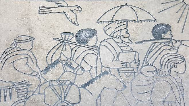 수단으로 향하는 여정의 에티오피아 유대인을 묘사한 프리즈