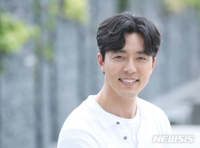 【서울=뉴시스】조수정 기자 = tvN 월화드라마 '60일, 지정생존자' 김남욱 대변인 역 배우 이무생이 21일 서울 충무로 뉴시스 본사에서 종방인터뷰에 앞서 포즈를 취하고 있다. 2019.08.21. chocrystal@newsis.com