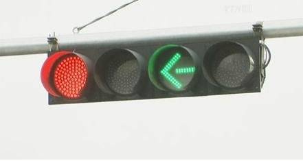 안전을 위해 적색신호 때는 아예 우회전을 금지하자는 주장도 나온다. [중앙포토]