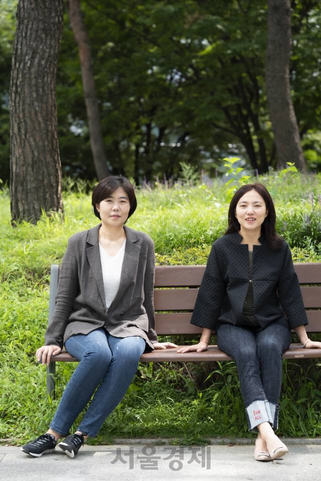 홍정은(왼쪽부터)·홍미란 , 일명 홍자매 작가. /사진제공=tvN