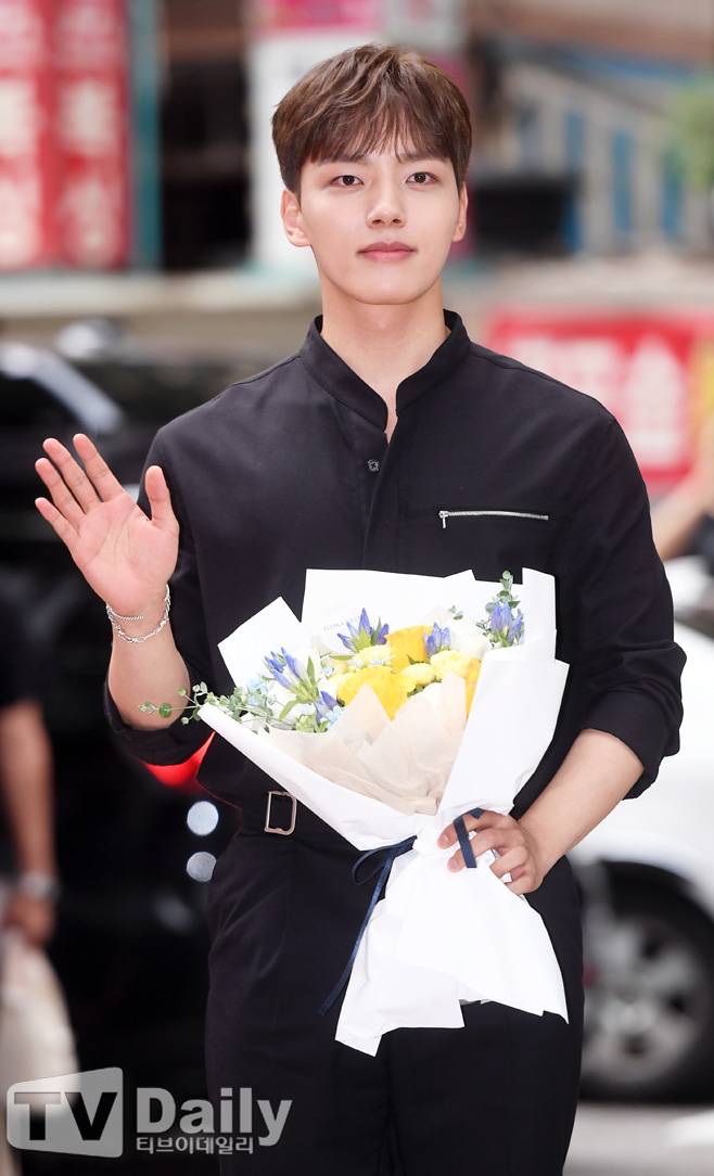 여진구 인스타그램 호텔 델루나 아이유 중앙대학교 연극영화과 구찬성 복학