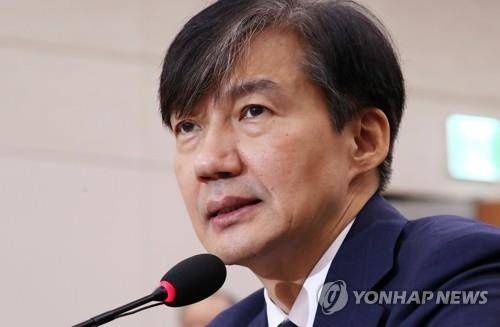 다시 속개된 조국 인사청문회 (서울=연합뉴스) 김주형 기자 = 조국 법무부 장관 후보자가 6일 오후 속개된 국회 법제사법위원회 인사청문회에 자리하고 있다.  kjhpress@yna.co.kr