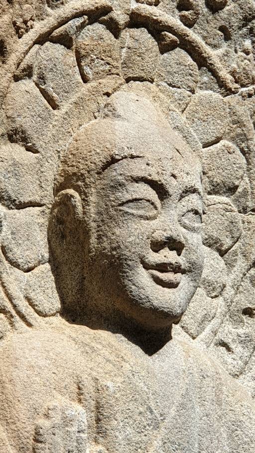 ‘백제의 미소’ 석가여래입상