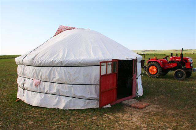 궁거얼 초원의 멍구바오, 게르.