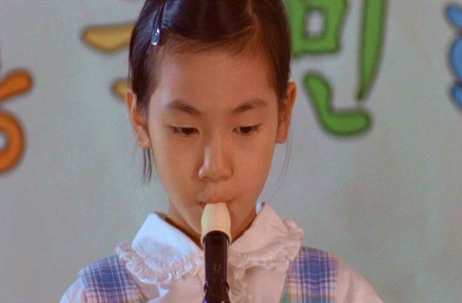 김보라 감독의 단편영화 '리코더 시험'은 리코더 시험을 잘 보면 부모님을 모시고 연주회를 한다는 담임 선생님의 말에 시험을 잘 치르기 위해 리코더 연습을 열심히 하는 아홉 살 소녀 은희의 이야기다.