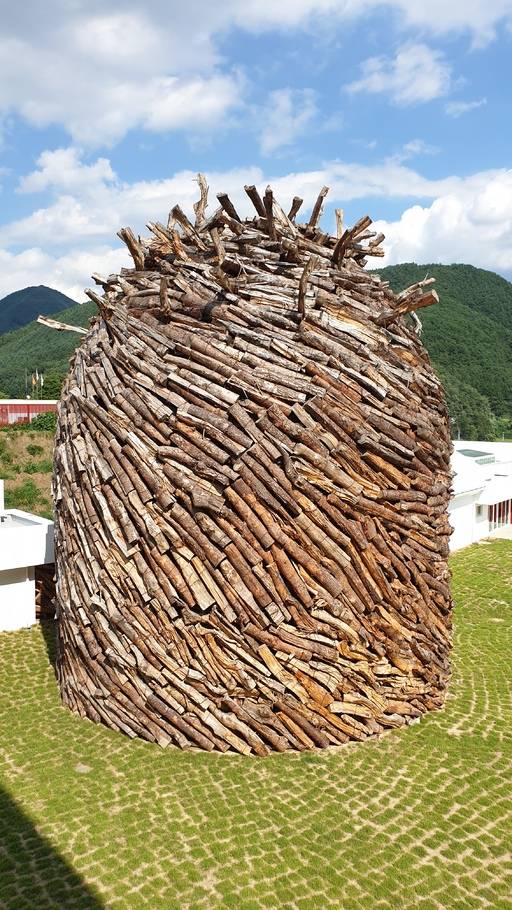 젊은달 와이파크 ‘목성’ 외관