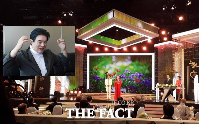 국악과 성악 장르에도 영역을 넓힌 배일호는 자신의 스물 다섯 번째 앨범에는 가곡 위주로 선곡해 연내 선보일 예정이다. 사진은 유명 성악가와 함께 TV 음악프로그램에 듀엣 출연중인 모습. /더팩트 DB