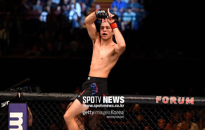 ▲ UFC 페더급 2위 브라이언 오르테가(사진)는 정찬성에게 난적이 될 가능성이 높다. 스탠딩 타격전과 그라운드 공방전 두루 빼어나다.