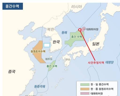산케이신문 보도와 1996년 발효된 한·일신어업협정을 종합해 추정한&nbsp;지난달 북한이 일본 해상보안청 순시선을 퇴거시킨 사건 수역. 북한 외무성 대변인은 지난 17일 북한의 전속경제수역(EEZ를 의미)에서 일본 해상보안청 순시선을 퇴거시켰다며 이는 정정당당한 주권행사라고 밝혔다.