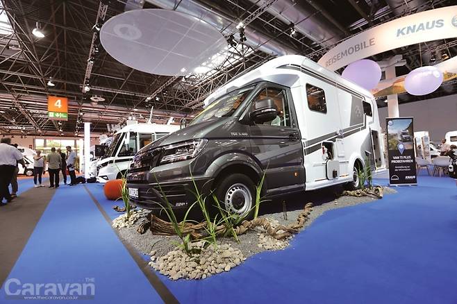 카라반살롱 2019에서 소개된 KNAUS + MAN의 콜라보레이션 . 새로운 모터홈 베이스로 주목 받는다.