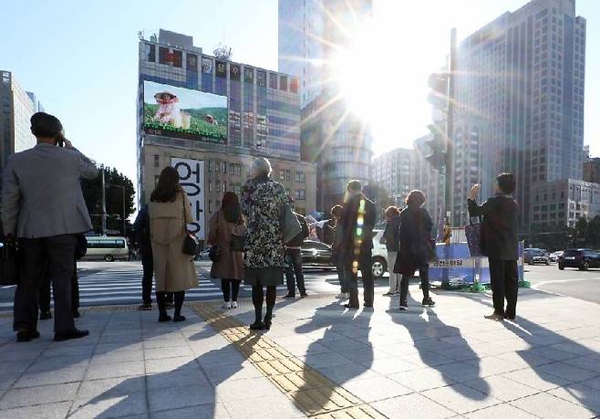 광화문 직장인들, 주목받지 않아도, 세상을 움직이는 주인공들이다./사진=뉴스1