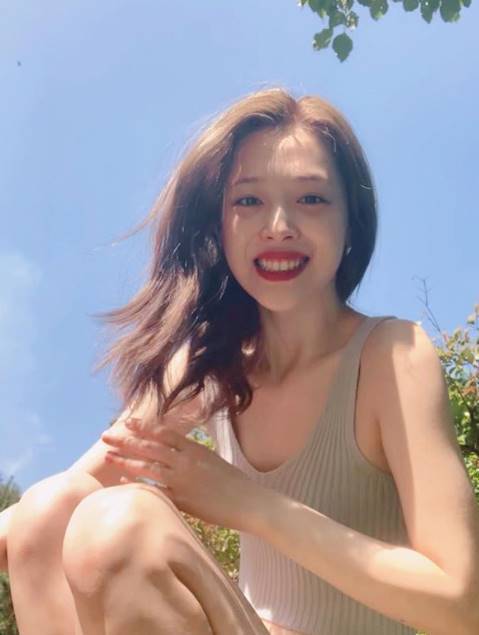 설리 인스타그램이 화제다. 사진=설리 인스타그램