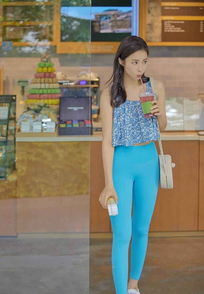 신세경레깅스화보. /사진=안다르 제공