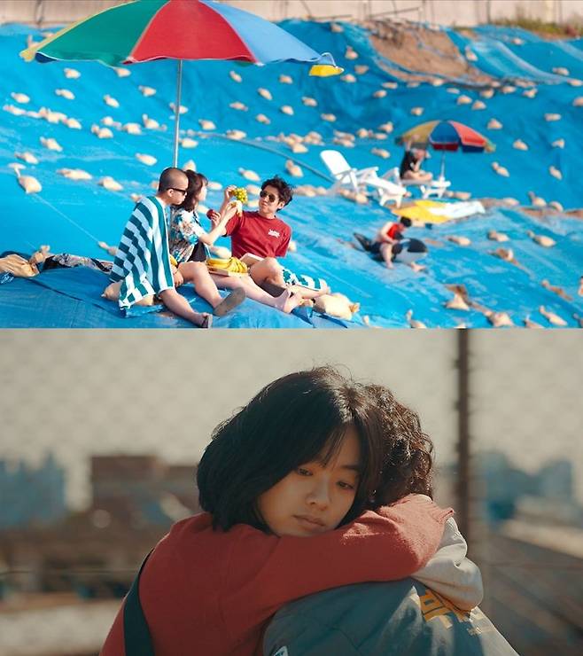 '메기'에 나오는 재개발 반대 평화 시위, 껴안은 채로 자전거 타는 장면 (사진=국가인권위원회, 2X9HD 제공)