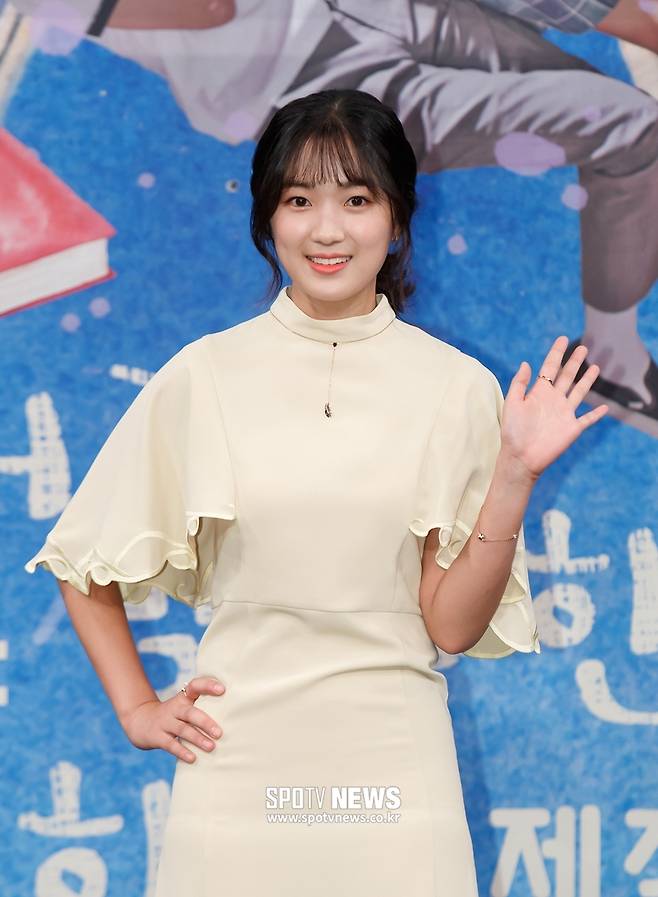 ▲ MBC 새 수목드라마 '어쩌다 발견한 하루' 제작보고회. 왼쪽부터 정건주, 로운, 김혜윤, 이나은, 이재욱, 김영대, 이태리 ⓒ한희재 기자