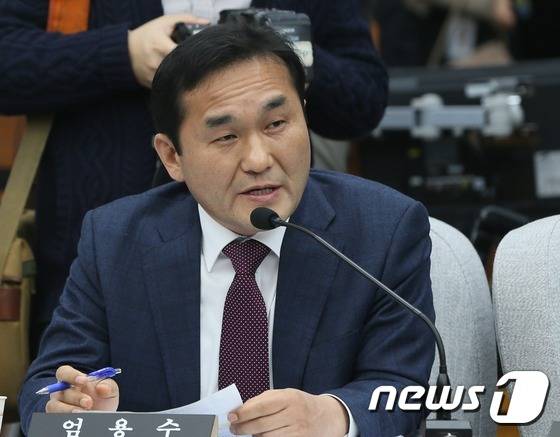 엄용수 자유한국당 의원./뉴스1 © News1 송원영 기자