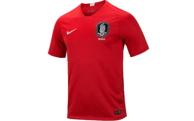 호랑이가 상징인 축구 국가대표팀 유니폼.