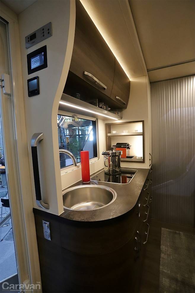 Q18 VARIO 주방 공간