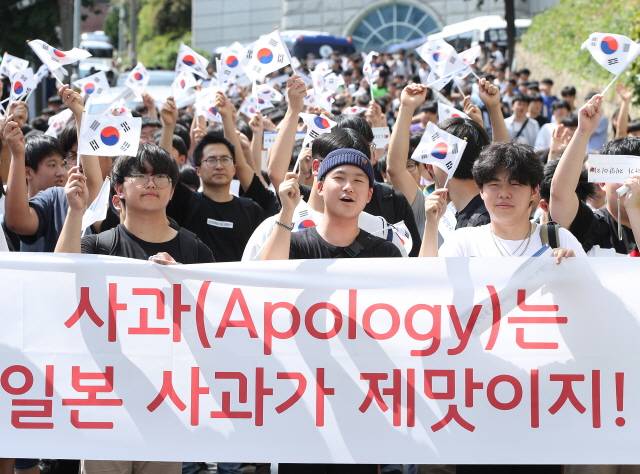 일본 정부가 한국을 '백색국가(화이트리스트)'에서 배제하는 조치가 시행된 지난 8월28일 오후 서울 은평구 숭실중고등학교 학생들이 3·1운동 만세 100주년 기념 대행진을 하고 있다. /사진= 뉴스1