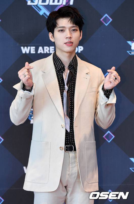 [OSEN=최규한 기자]가수 남우현이 포토타임을 하고 있다. /dreamer@osen.co.kr