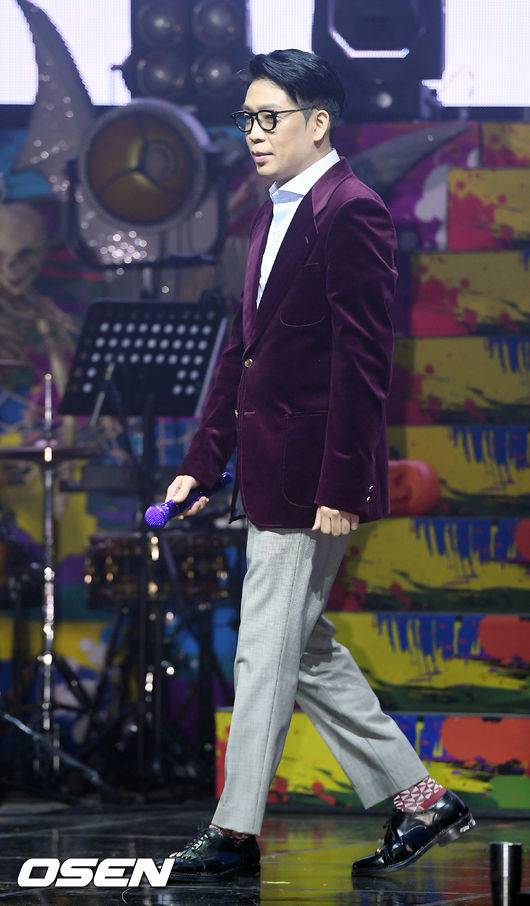 [OSEN=민경훈 기자]엠씨몽이 무대 위로 입장하고 있다./ rumi@osen.co.kr