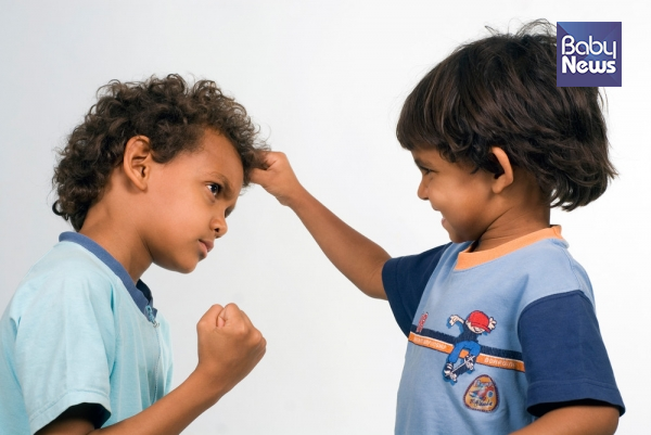 아이들이 싸울 때, 부모는 어떻게 개입해야 할까? ⓒ베이비뉴스