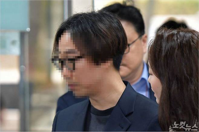 생방송 오디션 프로그램 투표 조작 의혹을 받는 '프로듀스 X 101' 안준영 PD와 제작진, 기획사 관계자 4명이 5일 서울 서초구 서울중앙지법에서 열린 영장실질심사에 출석하고 있다.(사진=박종민 기자)