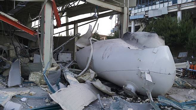 지난 5월 23일 발생한 강릉 수소탱크 폭발사고 현장 모습.｜강원소방본부 제공