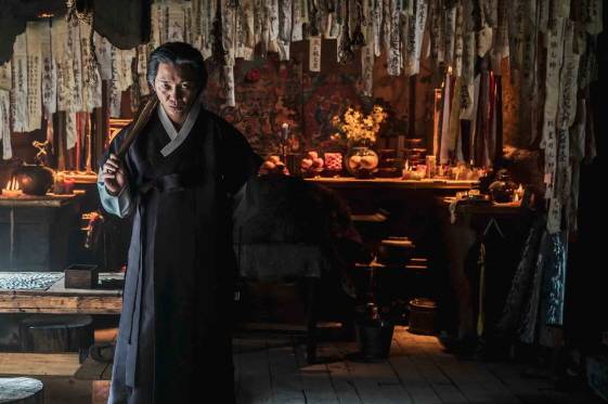 장성무당을 맡은 원현준/'신의 한수: 귀수편' 스틸